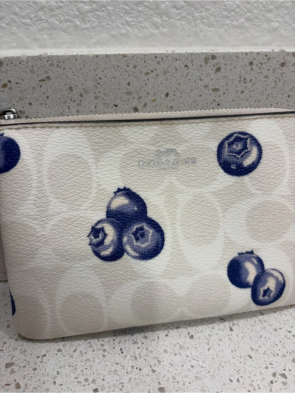 CR817 Coach Corner Zip Wristlet Blueberry Print Signature Canvas CUTE EUC